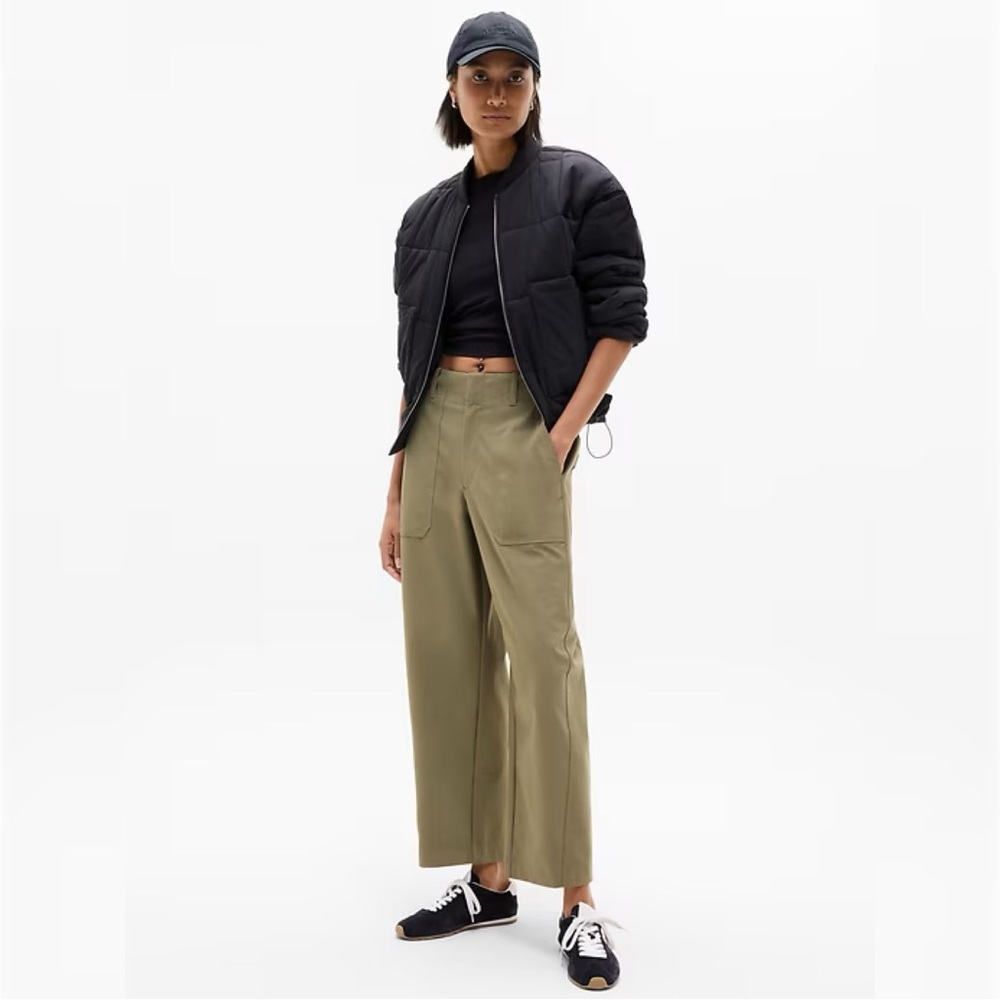 Athleta Skyline Barrel Pants 4 Olive Green Casual Sporty Minimalist Comfort Chic - Picture 4 of 14